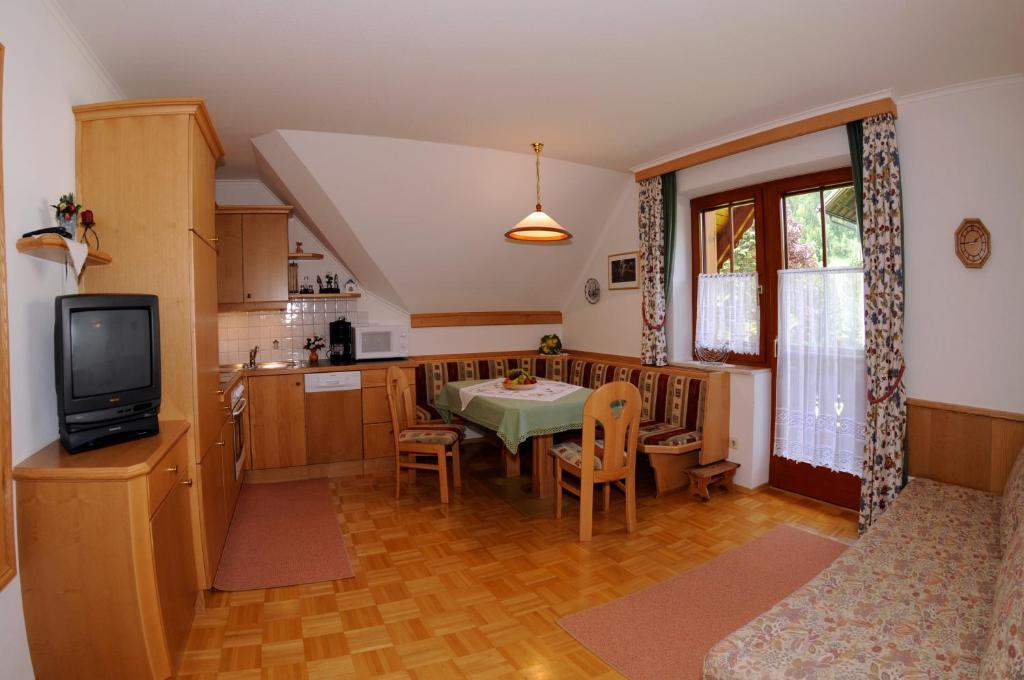 Gasthof Zur Gams Donnersbachwald Room photo