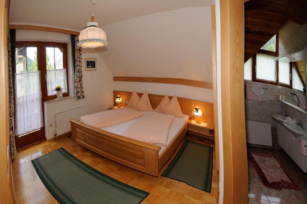 Gasthof Zur Gams Donnersbachwald Room photo